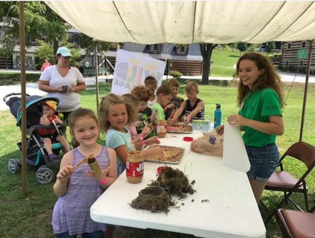 Rebekah Perry '18 receives grant for conservation community outreach