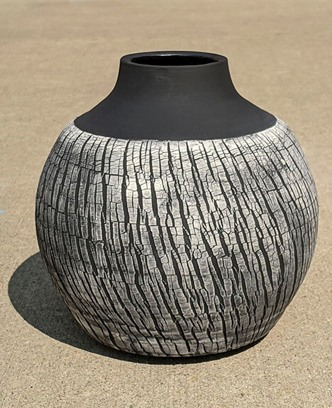 Black Sodium Silicate Vase Carrollsm