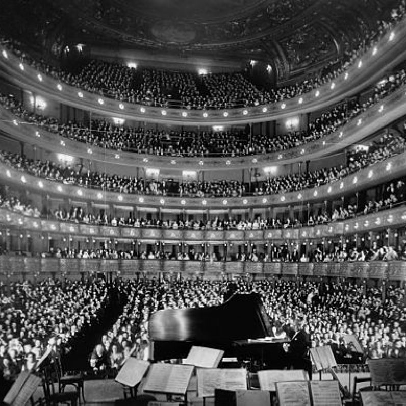 640px Metropolitan Opera House  A Concert By Pianist Josef Hofmann Nara 541890 Edit