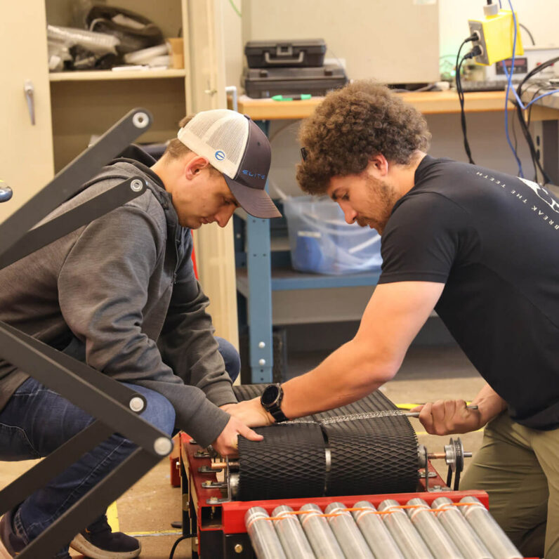 Otterbein Students Working In Mechanical Engineering Lab Project