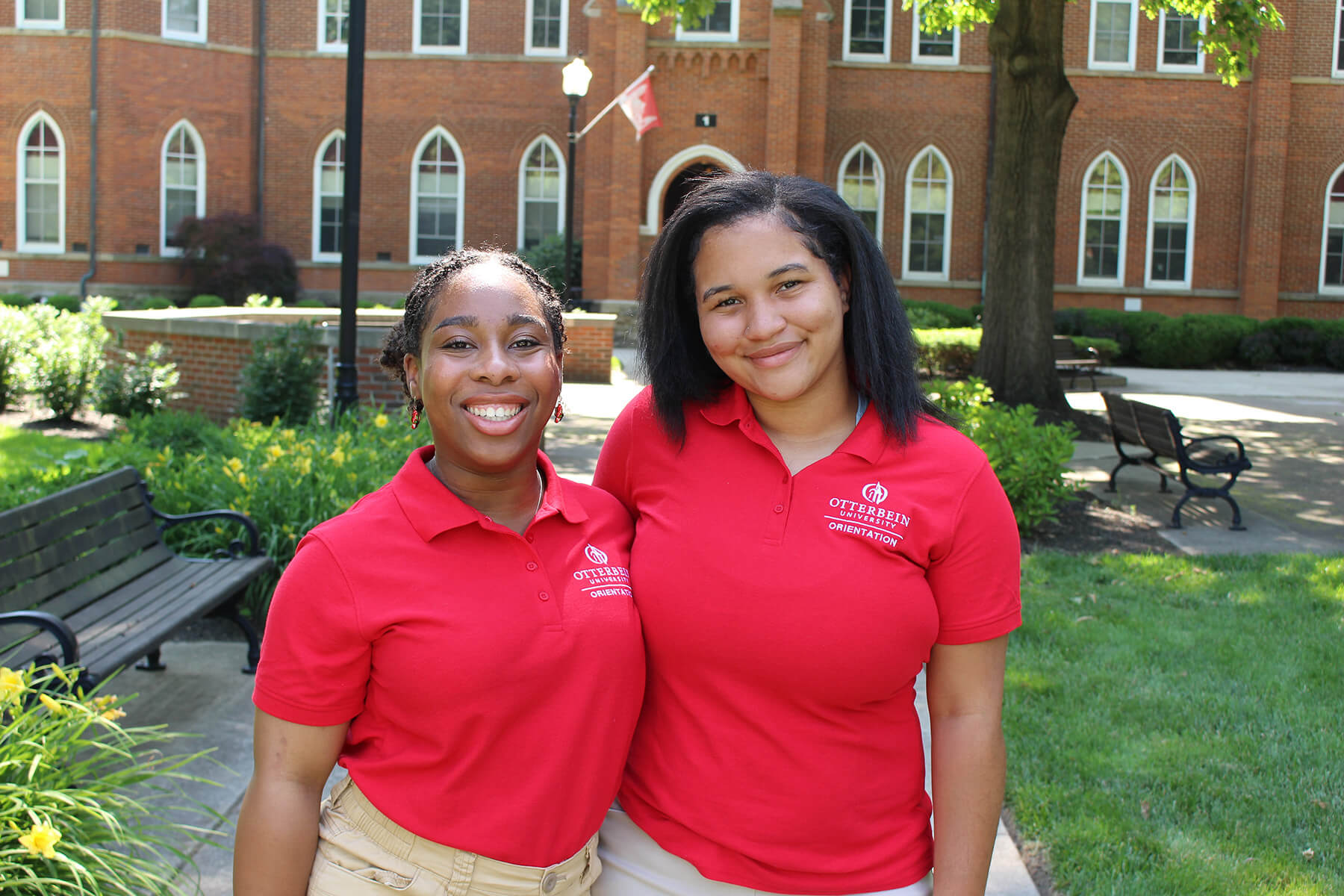 Sydney Harris and Daniela de Mata Haciano Orientation Leaders